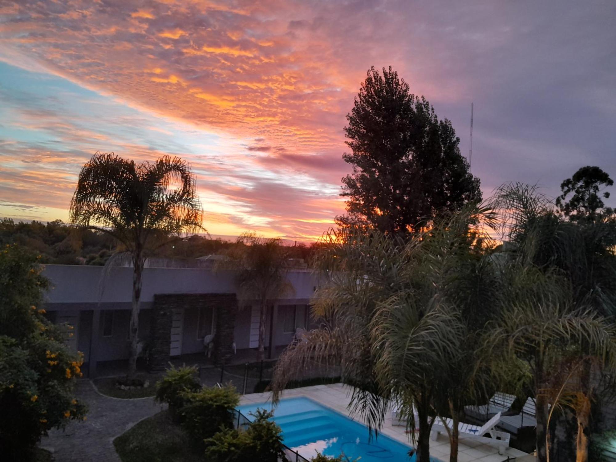 El Viejo Pastor Aparthotel Pueblo Liebig Luaran gambar